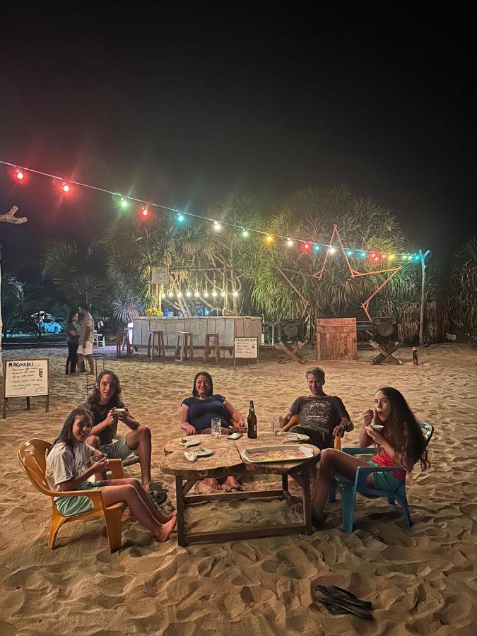 Surfing Beach Nilaveli Trincomalee Dış mekan fotoğraf